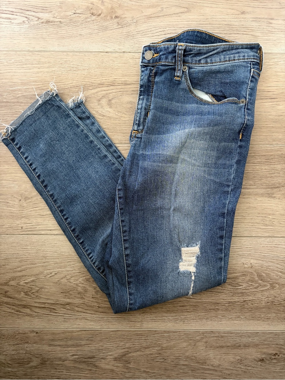 Universal Thread Women's Distressed Medium Blue Skinny Jeans